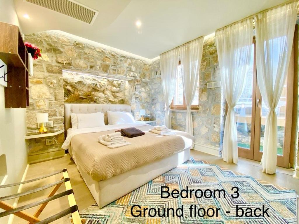 Sea-Front Jacuzzi&Garden Luxury Rock Villa Ermioni Esterno foto