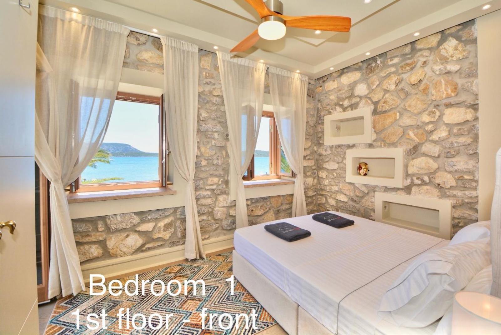 Sea-Front Jacuzzi&Garden Luxury Rock Villa Ermioni Esterno foto