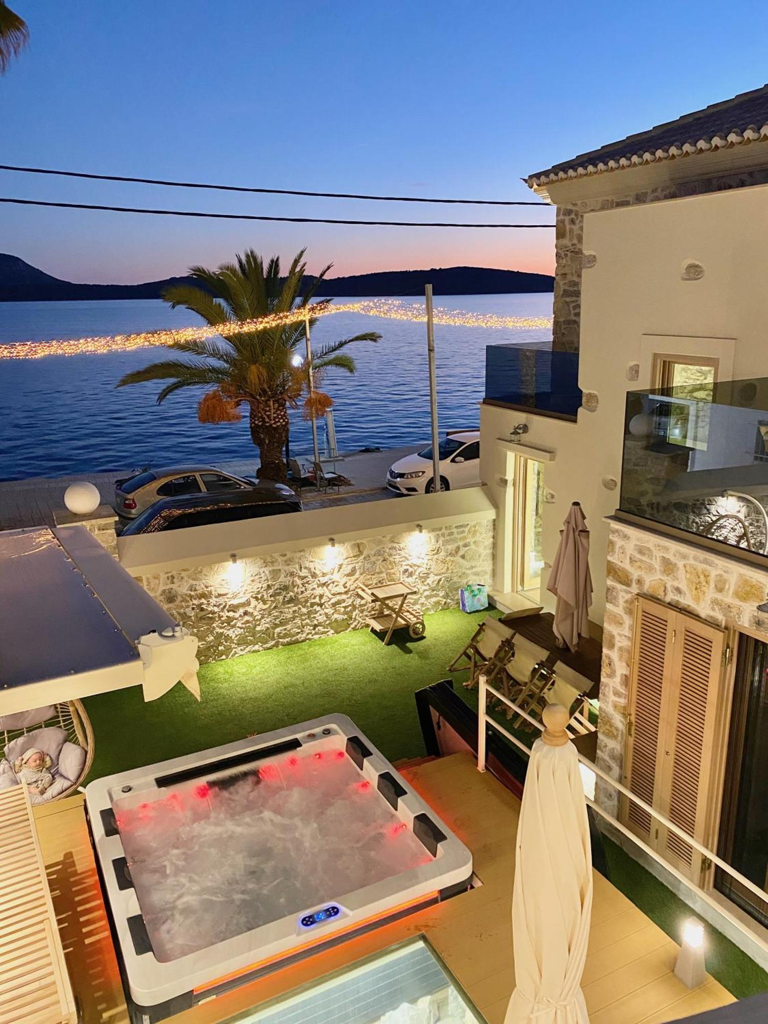 Sea-Front Jacuzzi&Garden Luxury Rock Villa Ermioni Esterno foto